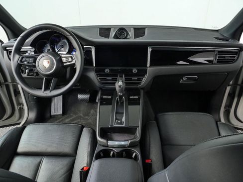 Used 2022 Porsche Macan AWD/4WD image 19