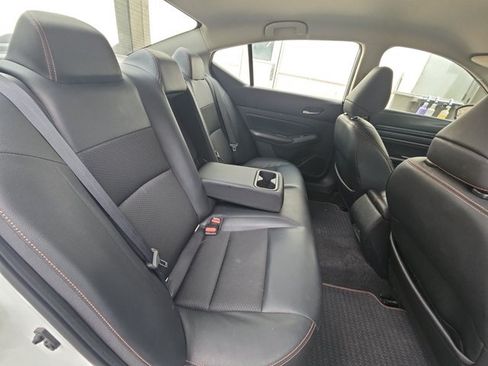 Used 2019 Nissan Altima 2.5 SR FWD image 12