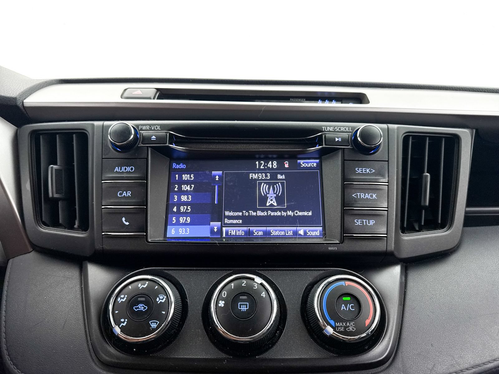Used 2018 Toyota RAV4 LE w/ Carpet Mat Package FWD image 17
