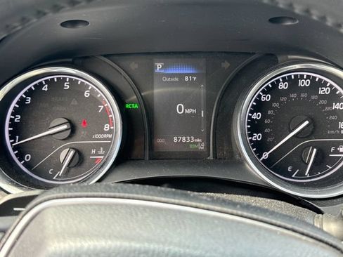 Used 2018 Toyota Camry SE w/ Moonroof Package FWD image 25