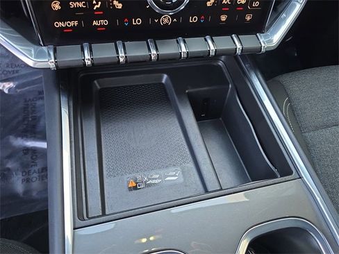 Used 2025 GMC Acadia Elevation image 22