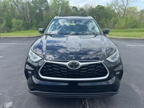 Used 2022 Toyota Highlander XLE image 8