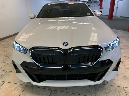 Used 2024 BMW 530i xDrive w/ M Sport Package AWD/4WD image 2
