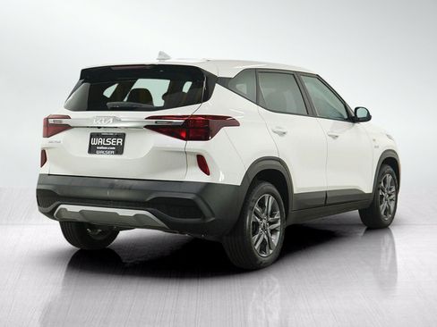 Used 2023 Kia Seltos LX AWD/4WD image 5