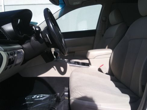 Used 2011 Subaru Outback 2.5i Premium image 12