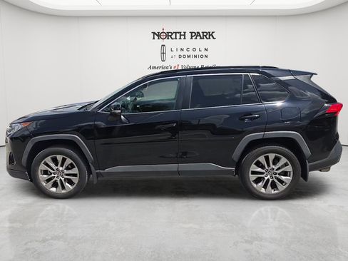 Used 2021 Toyota RAV4 XLE Premium FWD image 2