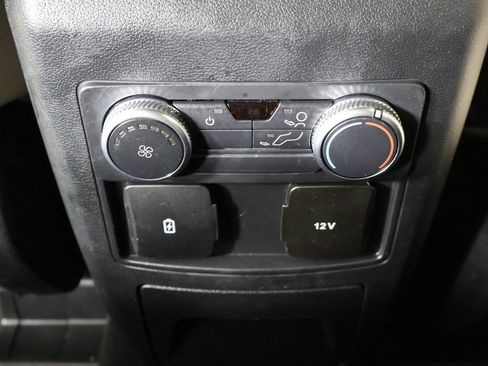 Used 2022 Ford Explorer XLT image 51