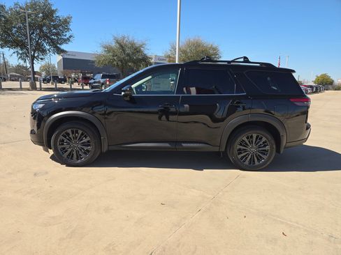 New 2026 Nissan Pathfinder SL image 6