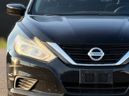 Used 2017 Nissan Altima 2.5 S w/ Power Driver Seat Package FWD image 11