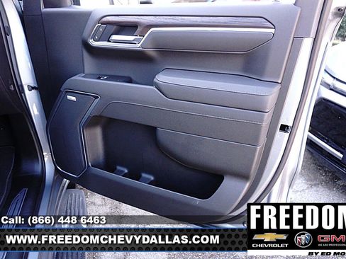 New 2026 GMC Sierra 1500 SLT image 32