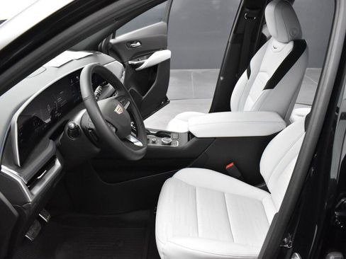 Certified 2024 Cadillac XT4 Sport AWD/4WD image 13