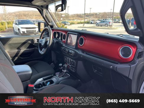 Used 2018 Jeep Wrangler Unlimited Rubicon image 27