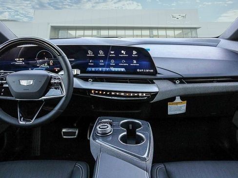 Used 2026 Cadillac Optiq Luxury 2 image 14