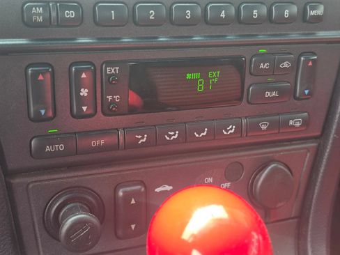 Used 2003 Ford Thunderbird RWD image 17