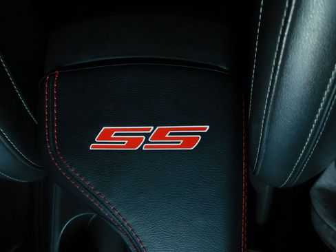 Used 2016 Chevrolet Camaro SS image 40