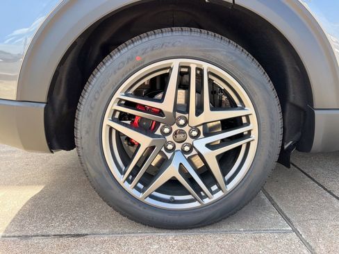 New 2026 Ford Explorer ST-Line w/ ST-Line Street Pack image 8