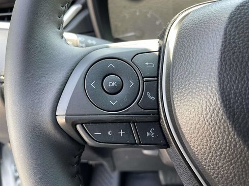 Used 2025 Toyota Corolla Cross LE FWD image 20