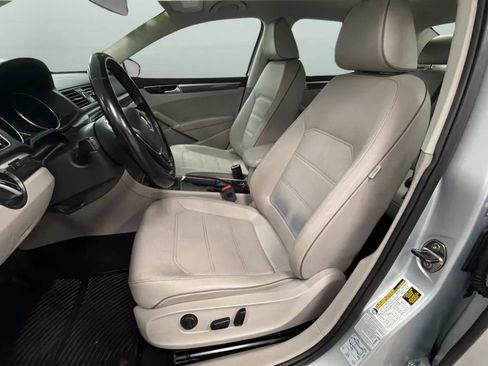 Used 2017 Volkswagen Passat 1.8T SE FWD image 19