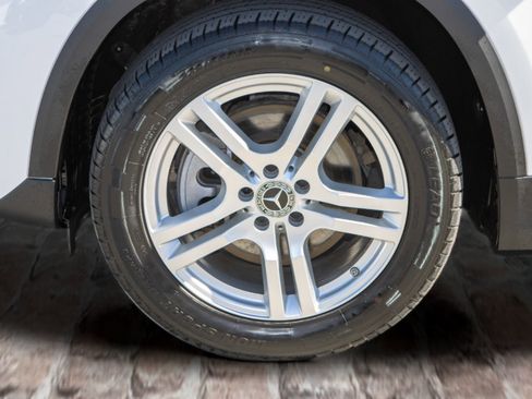 Used 2022 Mercedes-Benz GLA 250 w/ Premium Package Lite image 35