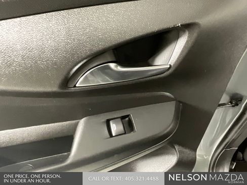 Used 2024 Buick Envista Preferred w/ Convenience I Package FWD image 19