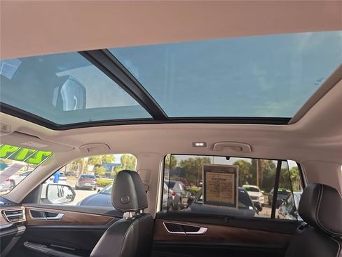 Used 2024 Volkswagen Atlas SE FWD image 32