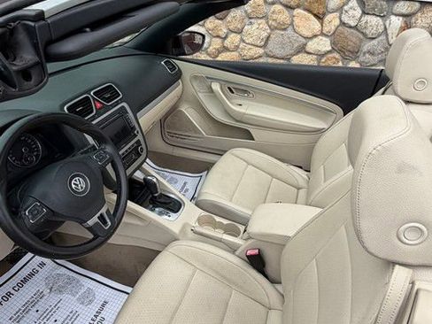 Used 2012 Volkswagen Eos Komfort FWD image 32