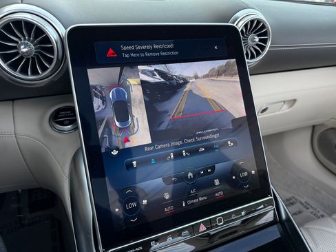 Used 2022 Mercedes-Benz SL 63 AMG 4MATIC image 31