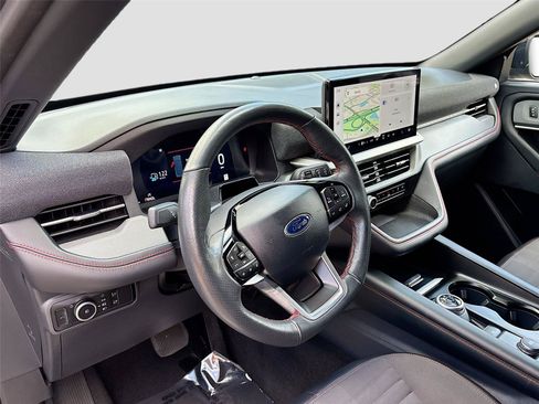Used 2025 Ford Explorer ST-Line w/ ST-Line Street Pack AWD/4WD image 9