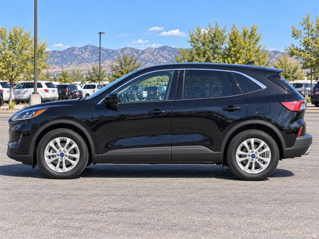 Used 2022 Ford Escape SE w/ SE Sport Appearance Package FWD image 2