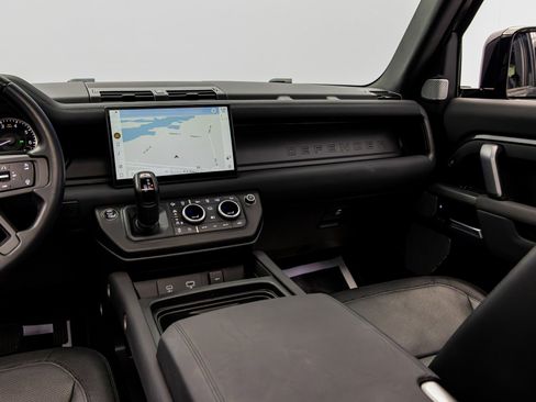 Used 2023 Land Rover Defender 130 X-Dynamic SE image 42