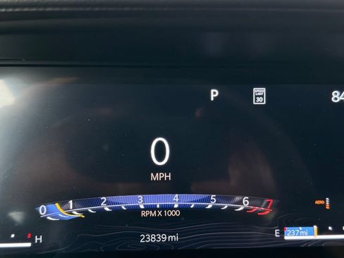 Used 2025 Jeep Grand Cherokee Overland AWD/4WD image 22