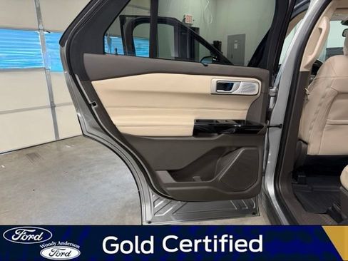 Certified 2024 Ford Explorer Platinum w/ Technology Package AWD/4WD image 25