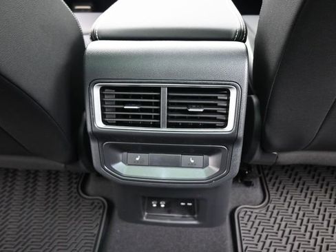 New 2026 Volkswagen Atlas Cross Sport SEL Premium R-Line image 25