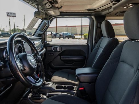 Used 2020 Jeep Wrangler Sport image 12