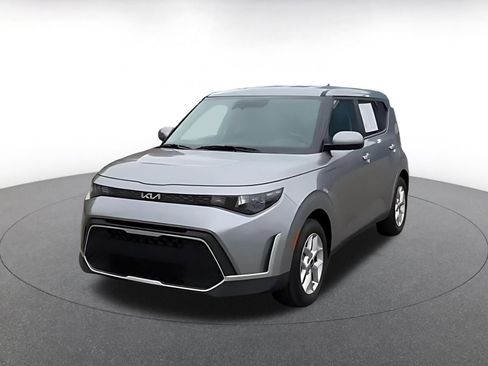 Used 2025 Kia Soul LX w/ LX Technology Package FWD image 7