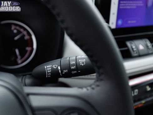 Used 2024 Toyota RAV4 XLE Premium image 32