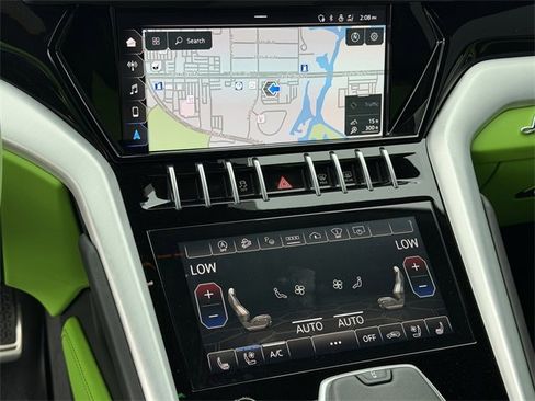 Used 2022 Lamborghini Urus image 15