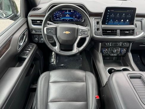 Used 2023 Chevrolet Suburban LT w/ Luxury Package AWD/4WD image 16
