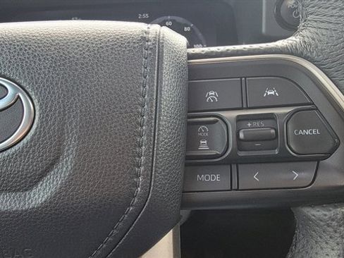 Used 2024 Toyota Tacoma Limited AWD/4WD image 36