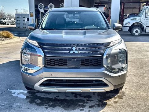 Used 2024 Mitsubishi Outlander SE image 7