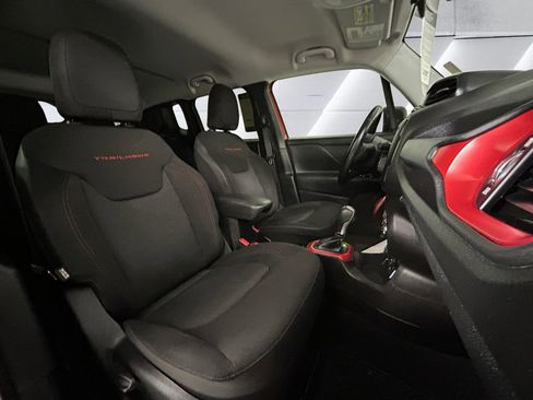 Used 2017 Jeep Renegade Trailhawk image 14