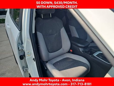 Used 2021 Toyota RAV4 XLE FWD image 33