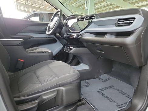 Used 2027 Chevrolet Bolt LT w/ Comfort Package FWD image 19