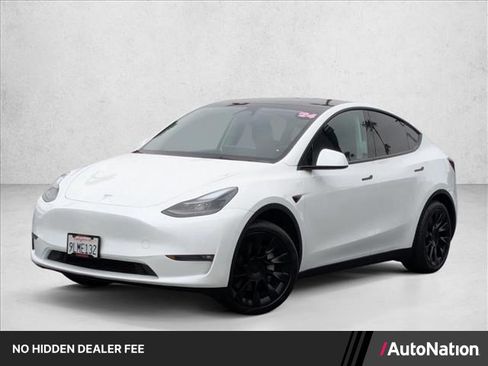 Used 2024 Tesla Model Y Long Range AWD/4WD image 1