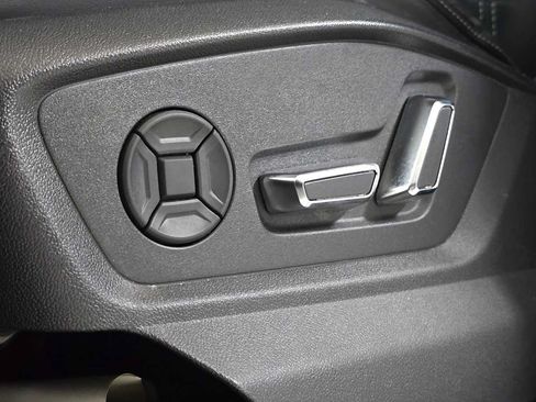 Used 2022 Audi SQ7 Prestige w/ Prestige Package AWD/4WD image 26