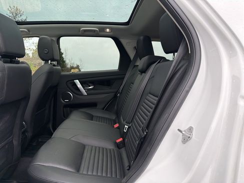 Used 2024 Land Rover Discovery Sport S image 9