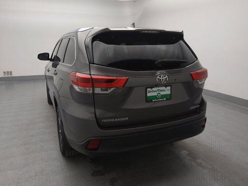 Used 2019 Toyota Highlander XLE image 6
