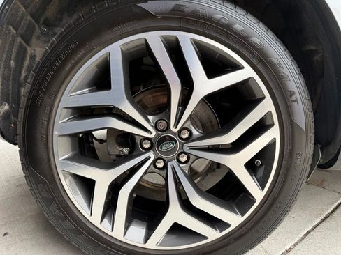 Used 2020 Land Rover Range Rover Evoque First Edition image 21