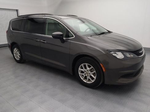 Used 2021 Chrysler Voyager Lxi image 11