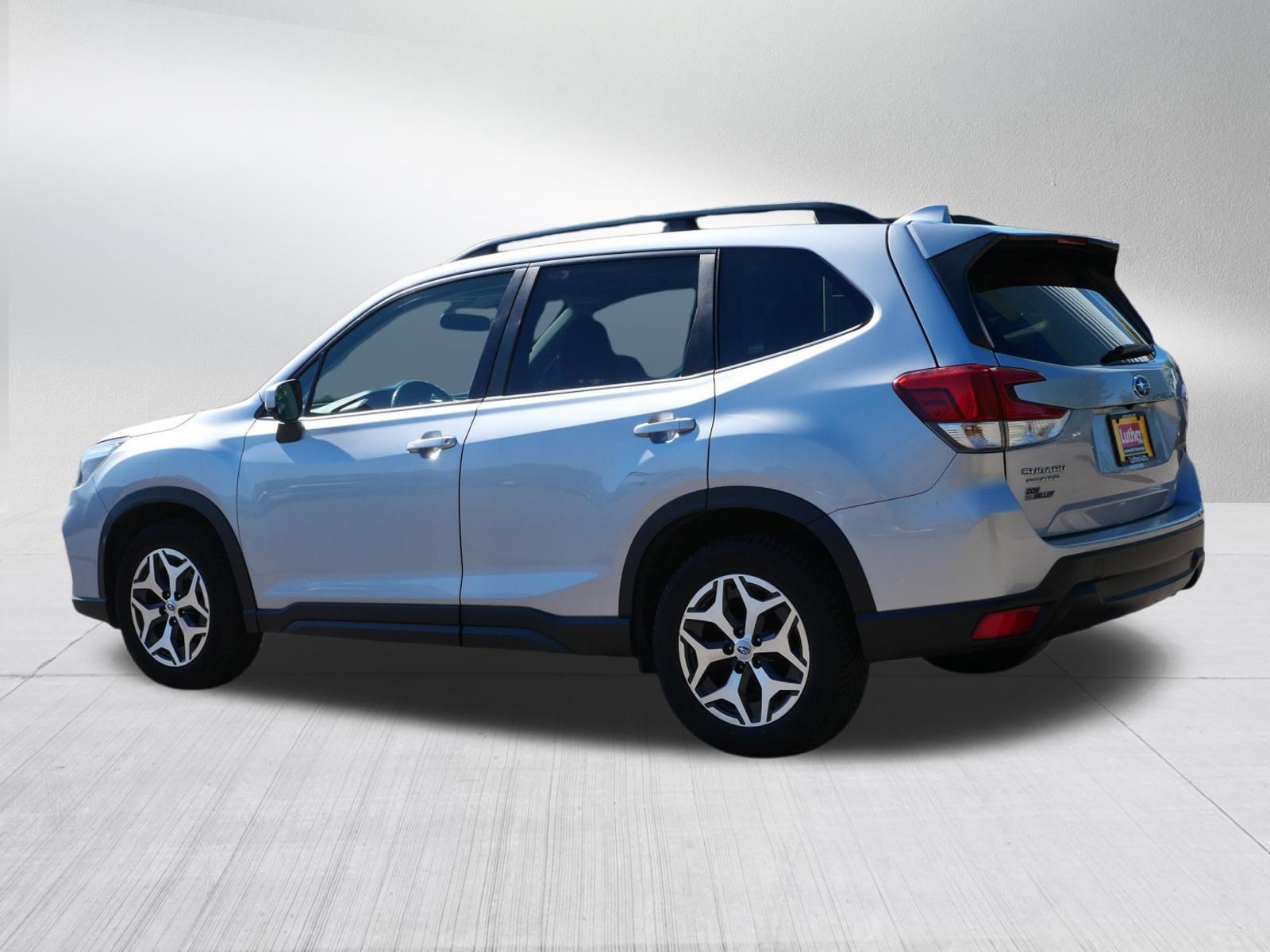 Used 2019 Subaru Forester Premium AWD/4WD image 4